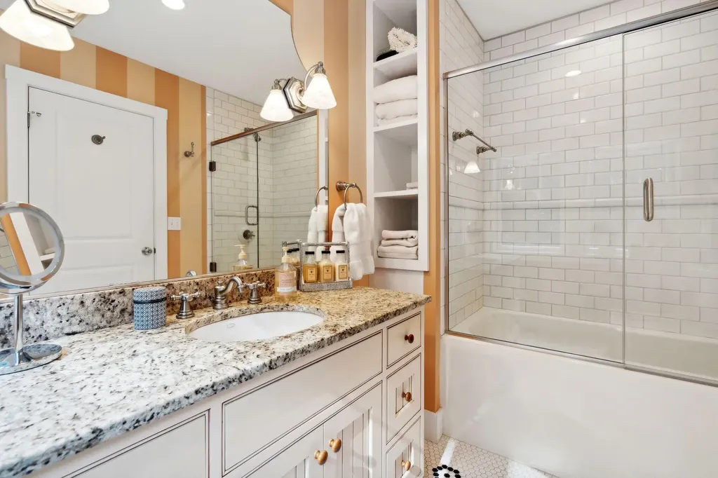 224 Ledges Road S Naples ME 04055
