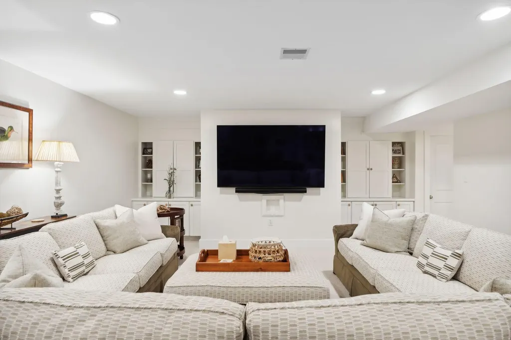 224 Ledges Road S Naples ME 04055