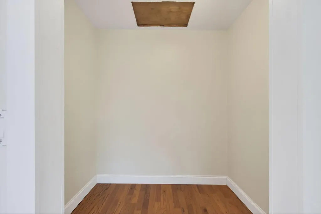 27 Bradford Road Wiscasset ME 04578