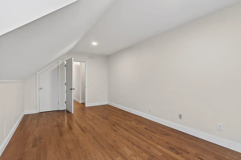 27 Bradford Road Wiscasset ME 04578