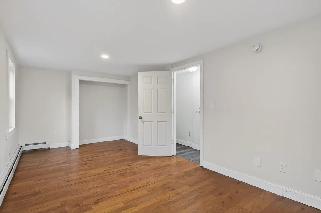 27 Bradford Road Wiscasset ME 04578