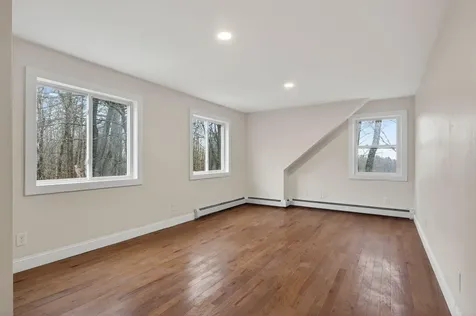 27 Bradford Road Wiscasset ME 04578