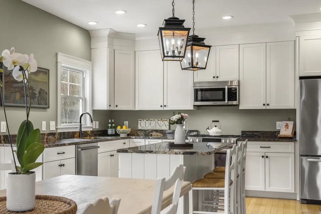 2 Franklin Circle Cape Elizabeth ME 04107