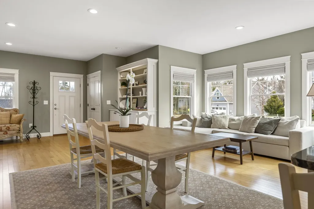 2 Franklin Circle Cape Elizabeth ME 04107