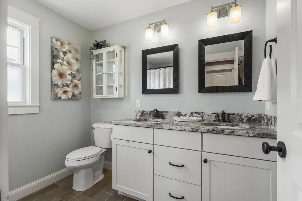 2 Franklin Circle Cape Elizabeth ME 04107