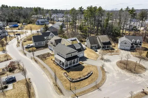 2 Franklin Circle Cape Elizabeth ME 04107