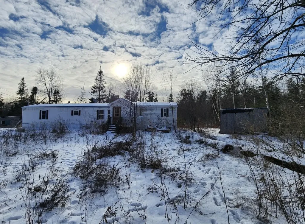 698 Stream Road Winterport ME 04496