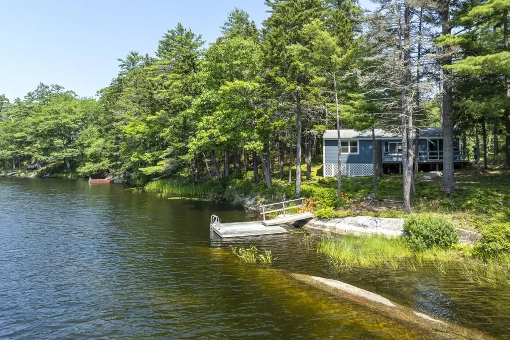 42 Wawenock Trail Boothbay Harbor ME 04538