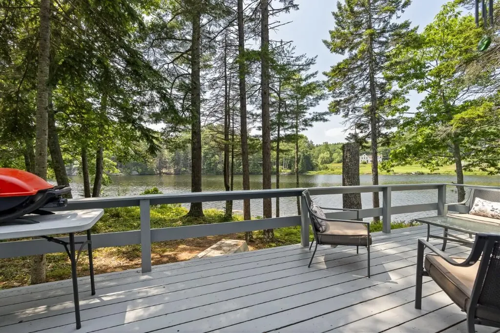 42 Wawenock Trail Boothbay Harbor ME 04538