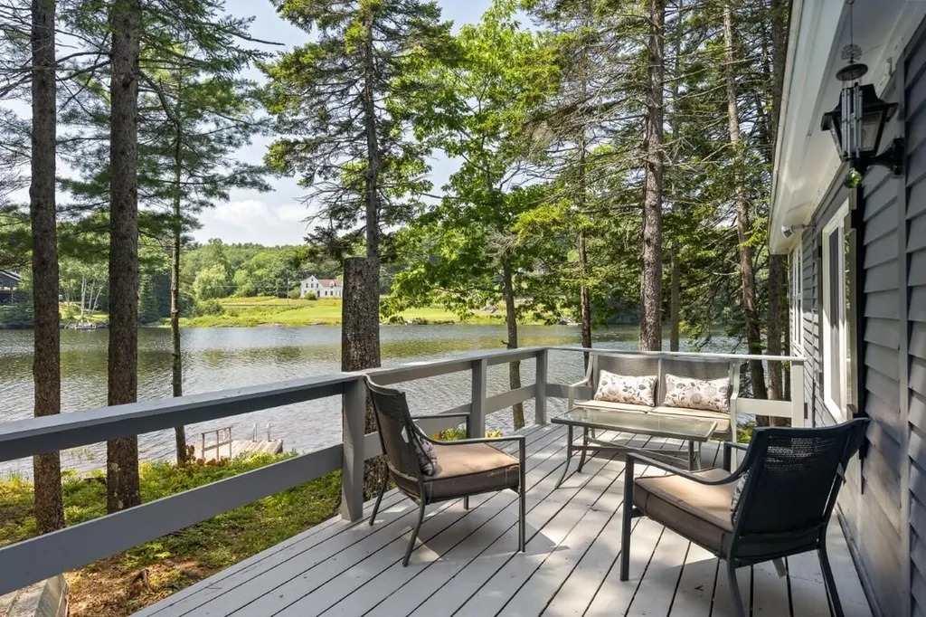 42 Wawenock Trail Boothbay Harbor ME 04538