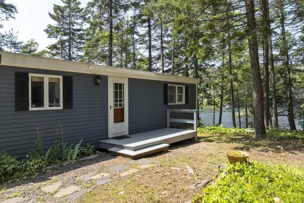 42 Wawenock Trail Boothbay Harbor ME 04538