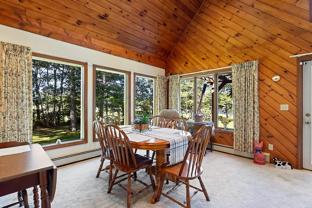691 Middle Road Dresden ME 04342