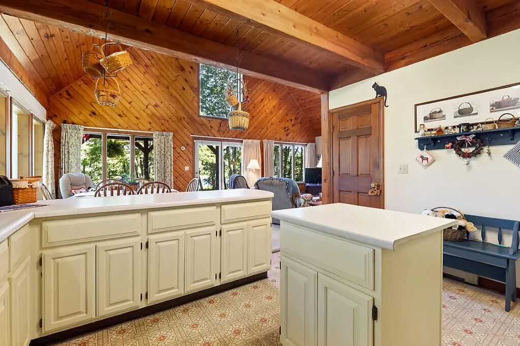 691 Middle Road Dresden ME 04342