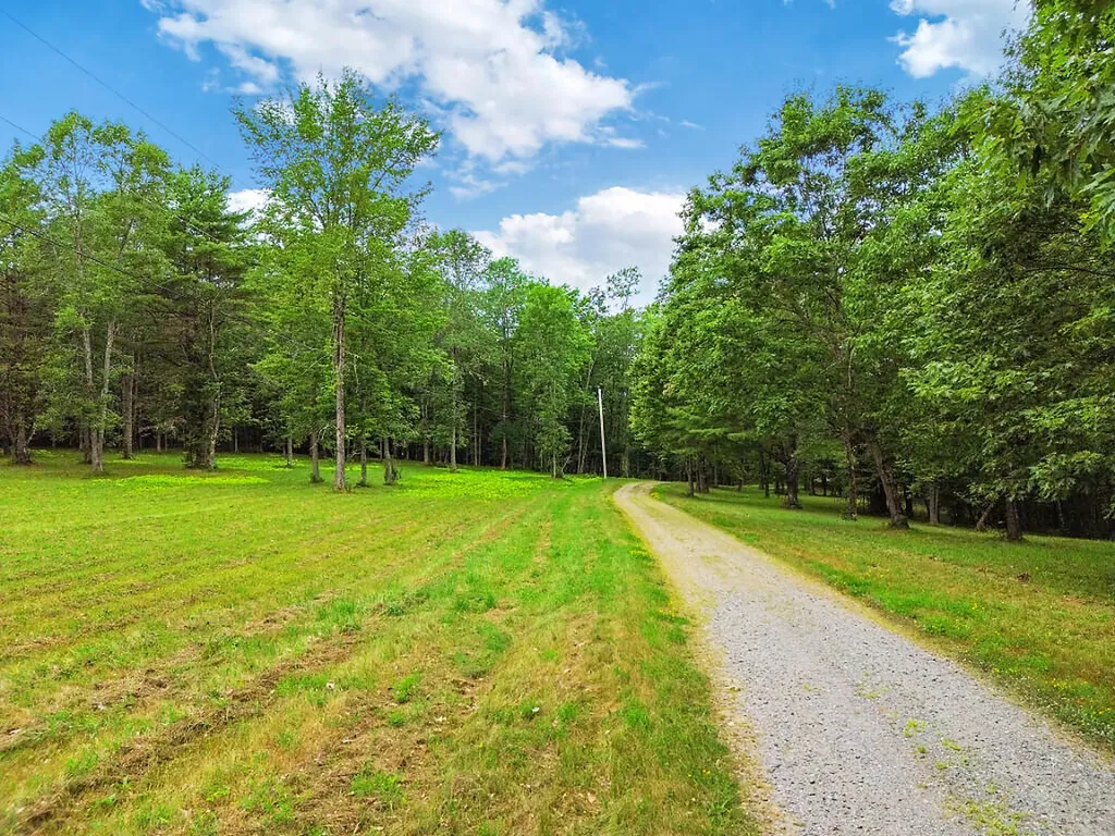 691 Middle Road Dresden ME 04342