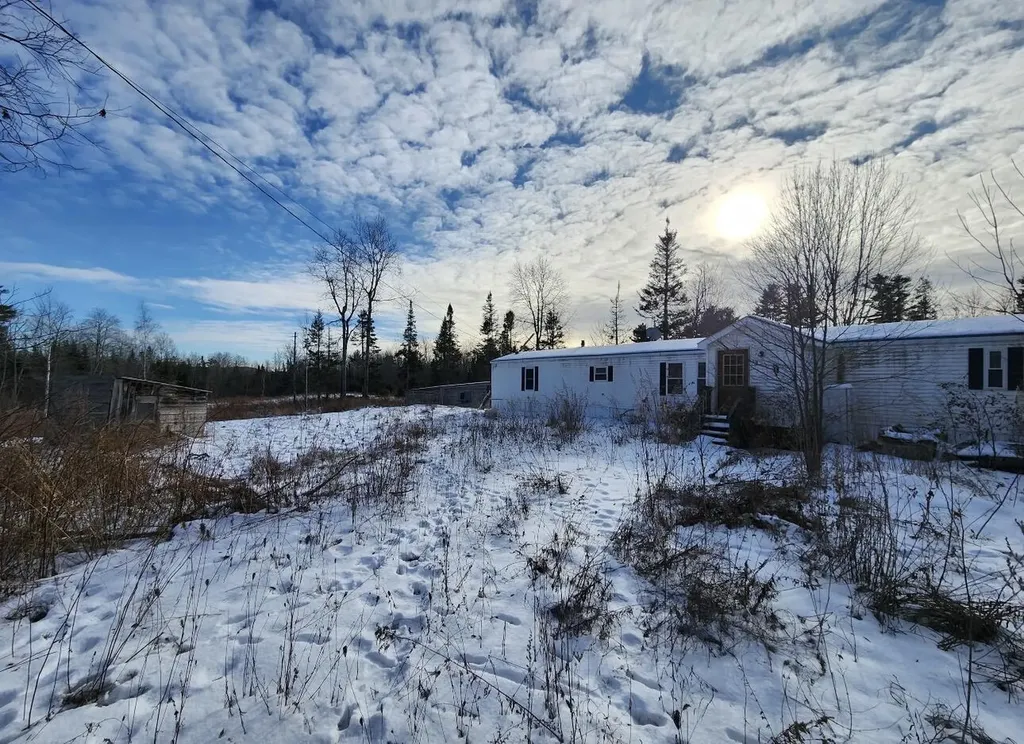 698 Stream Road Winterport ME 04496