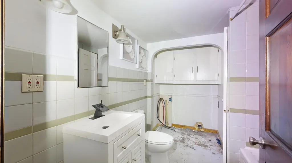 445 W River Road Augusta ME 04330