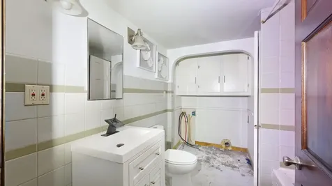 445 W River Road Augusta ME 04330