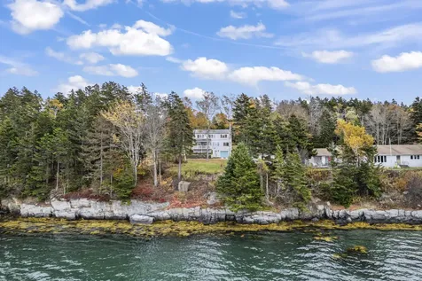 30 Spritsail Lane Harpswell ME 04066