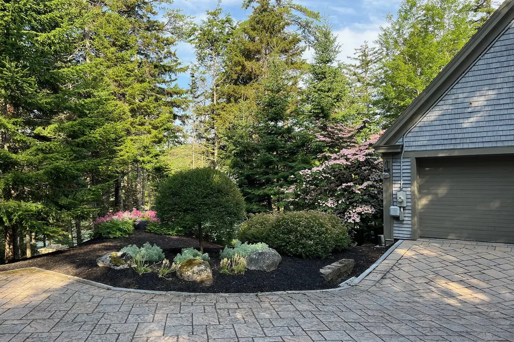 93 Governors Point Road Harpswell ME 04079