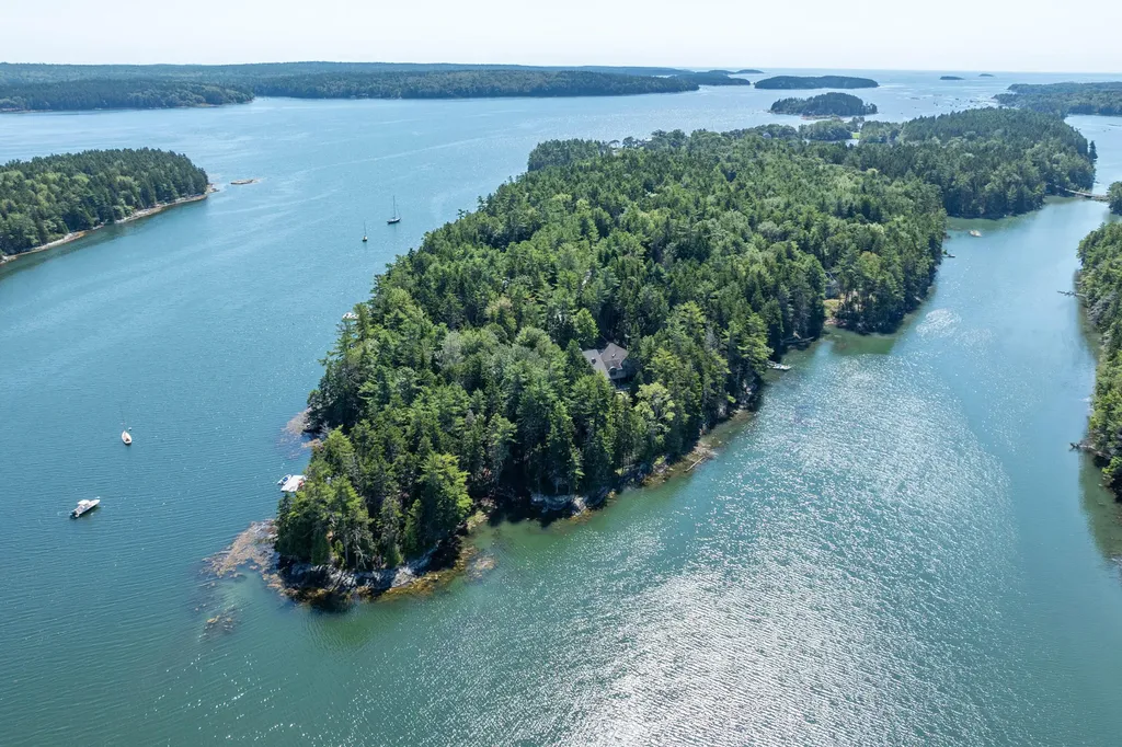 93 Governors Point Road Harpswell ME 04079