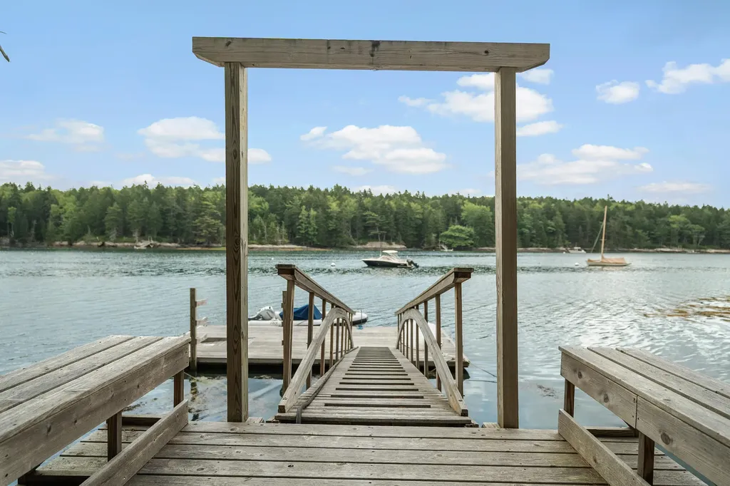 93 Governors Point Road Harpswell ME 04079