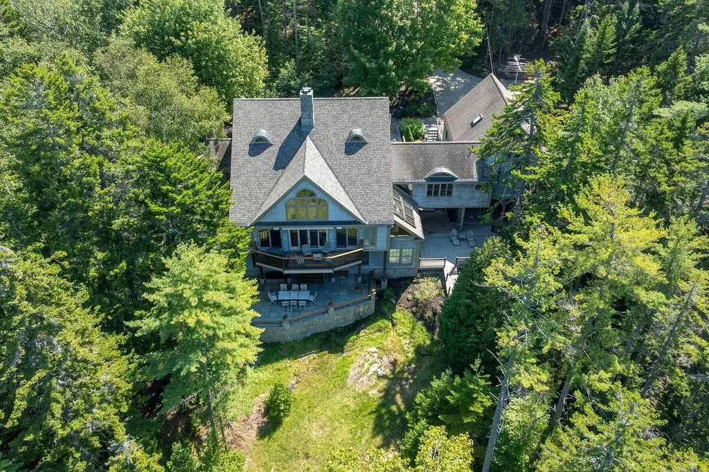 93 Governors Point Road Harpswell ME 04079