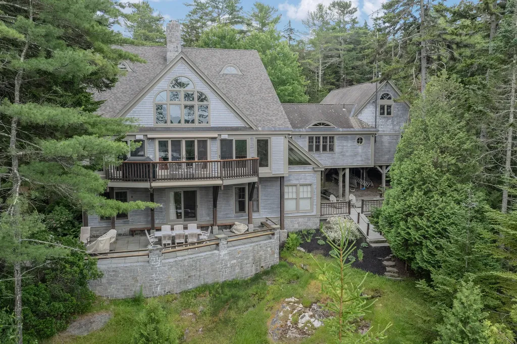 93 Governors Point Road Harpswell ME 04079