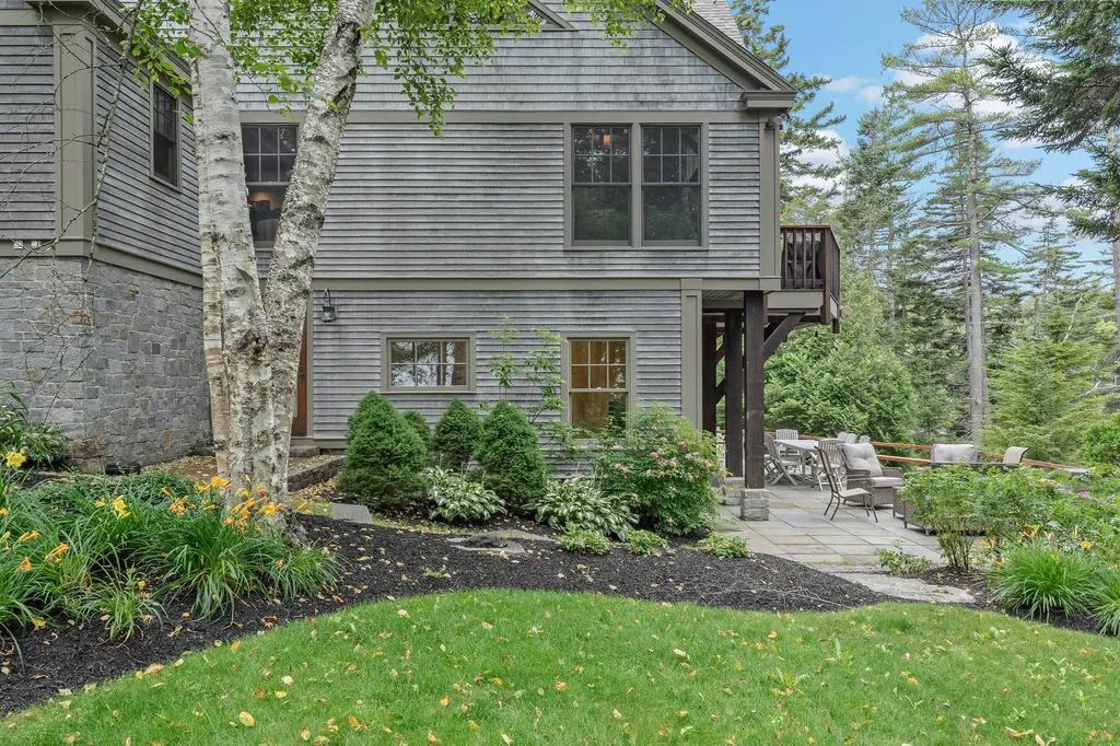 93 Governors Point Road Harpswell ME 04079