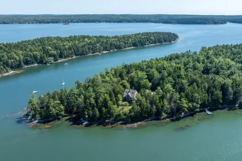 93 Governors Point Road Harpswell ME 04079