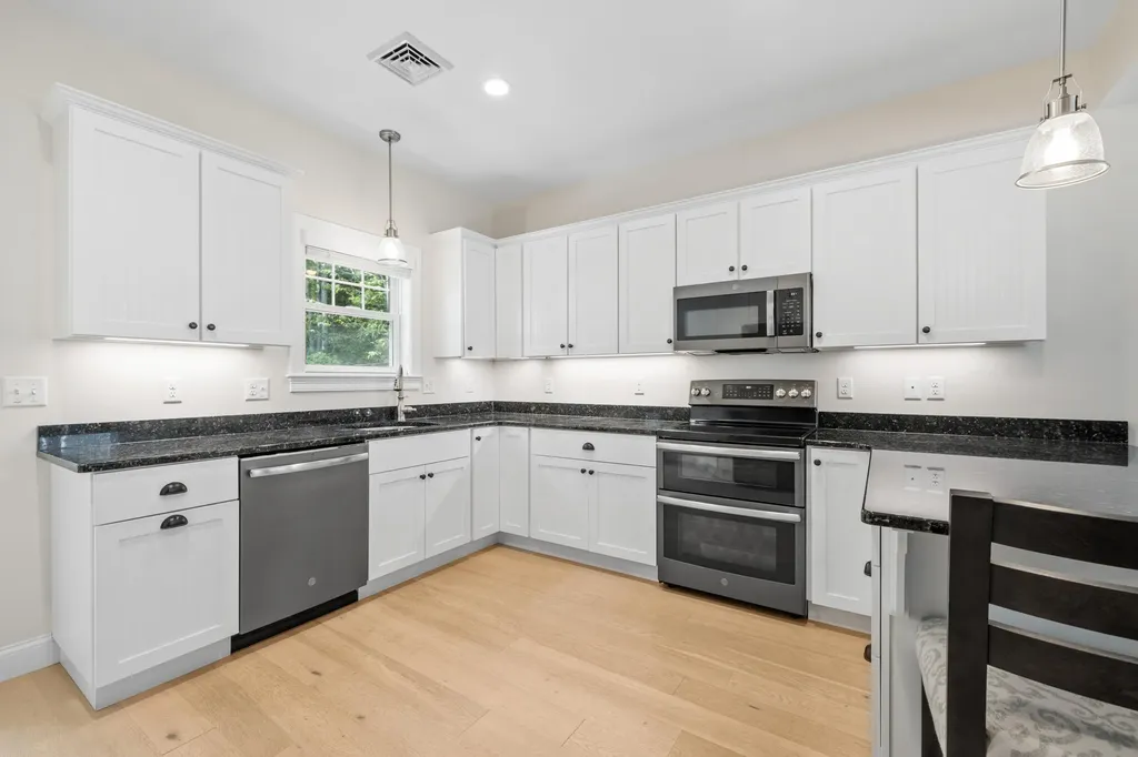 11 Kings Pine Lane Arundel ME 04046