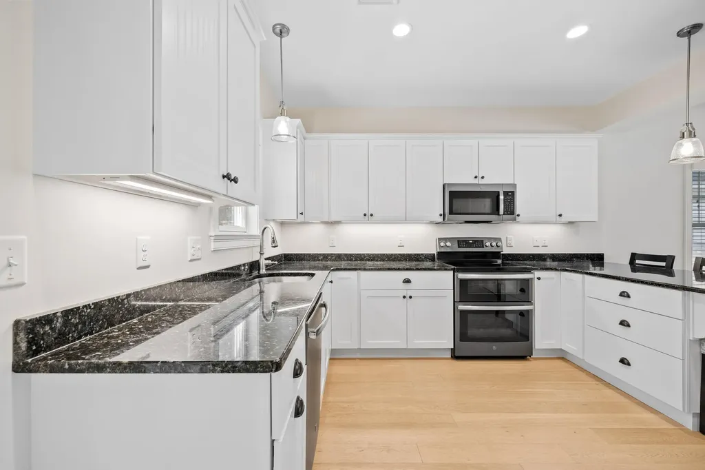 11 Kings Pine Lane Arundel ME 04046