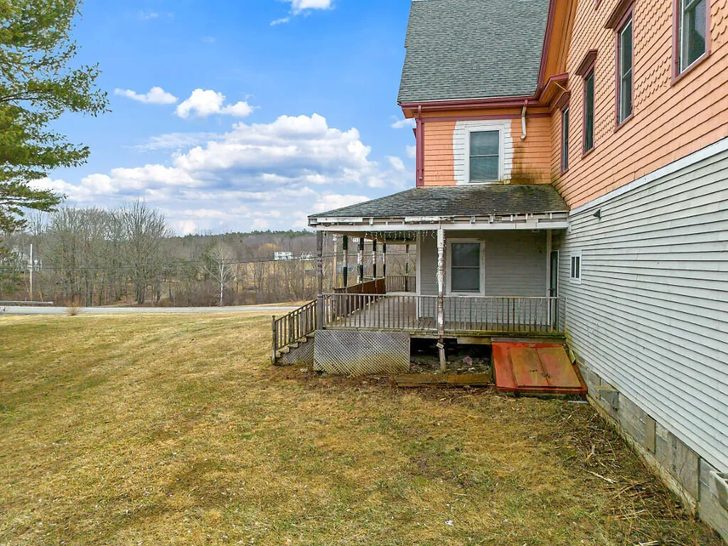 1135 E Pittston Road Pittston ME 04345
