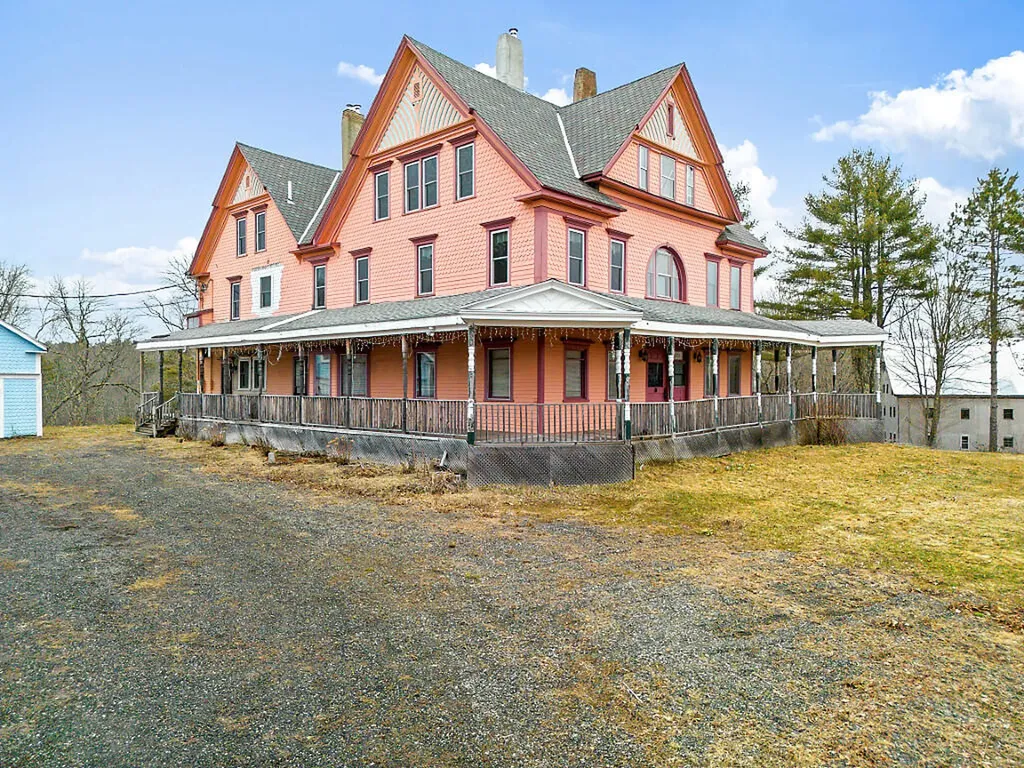 1135 E Pittston Road Pittston ME 04345