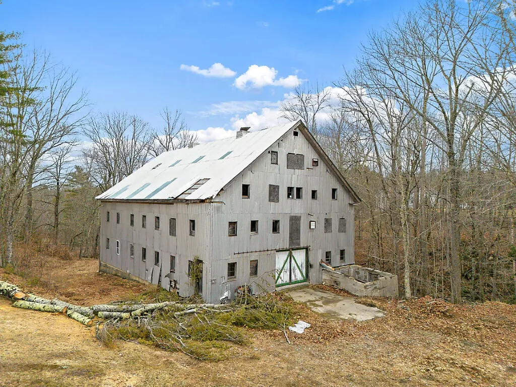 1135 E Pittston Road Pittston ME 04345