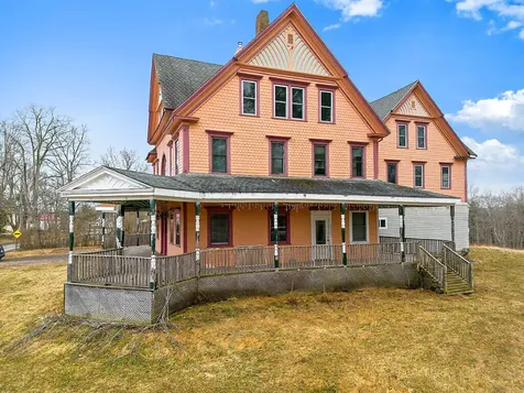 1135 E Pittston Road Pittston ME 04345