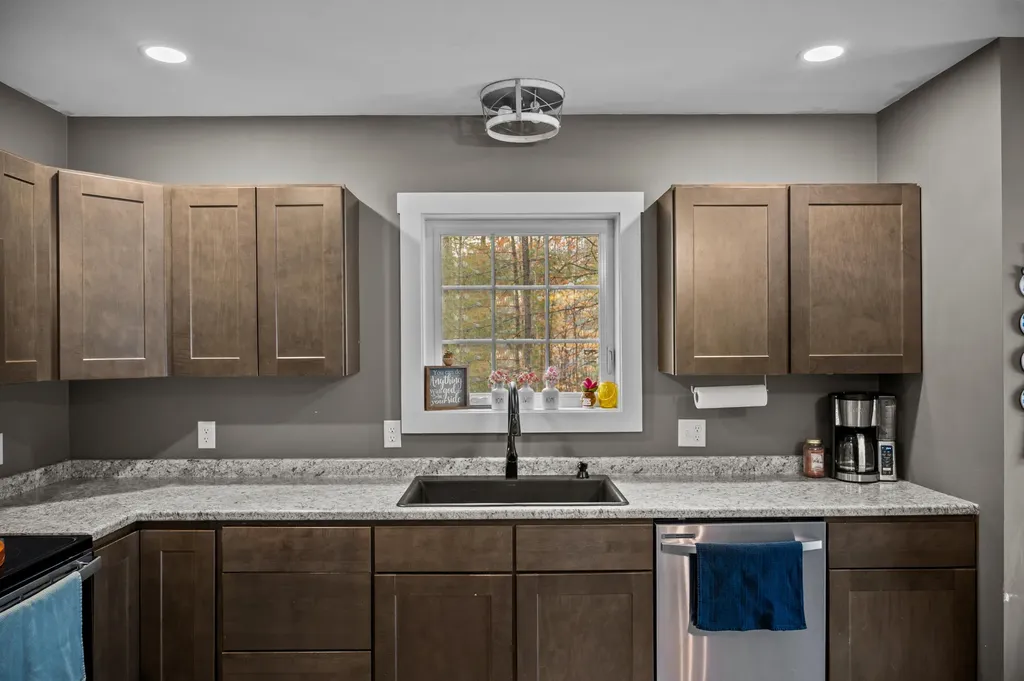 6 Oak Woods Drive Hiram ME 04041