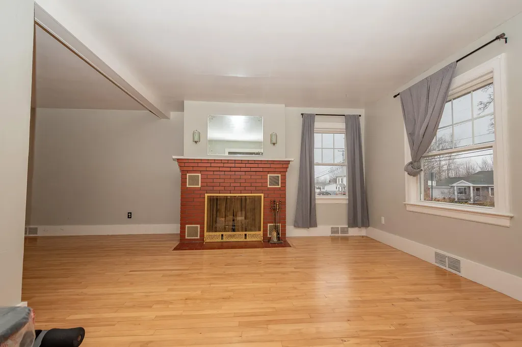 479 Essex Street Dover-foxcroft ME 04426
