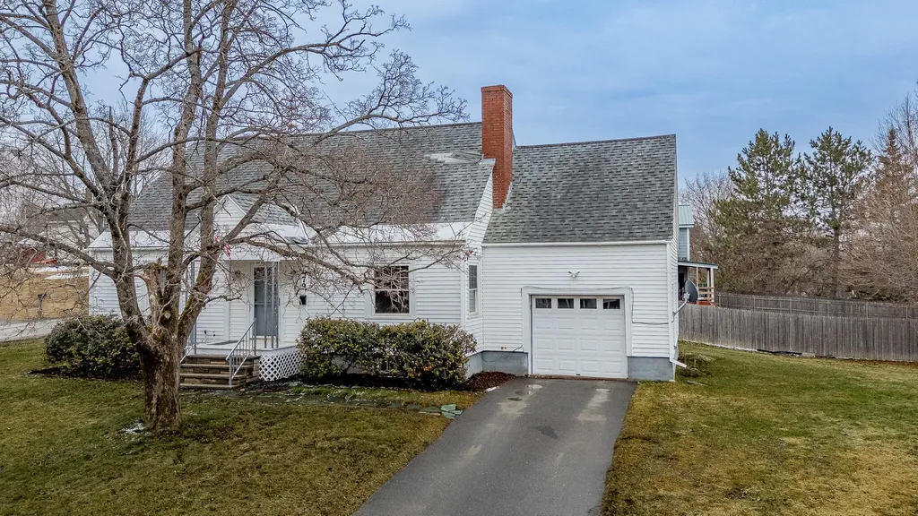 479 Essex Street Dover-foxcroft ME 04426