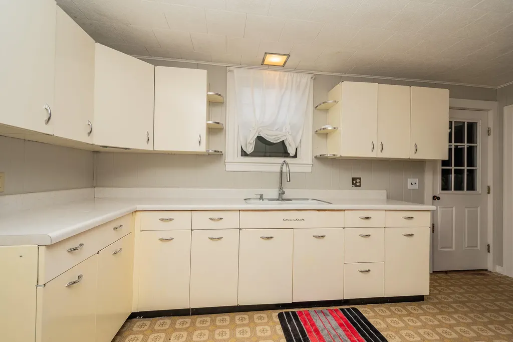 479 Essex Street Dover-foxcroft ME 04426