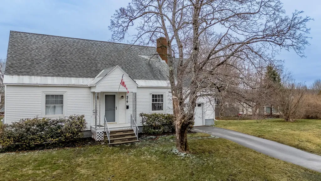 479 Essex Street Dover-foxcroft ME 04426