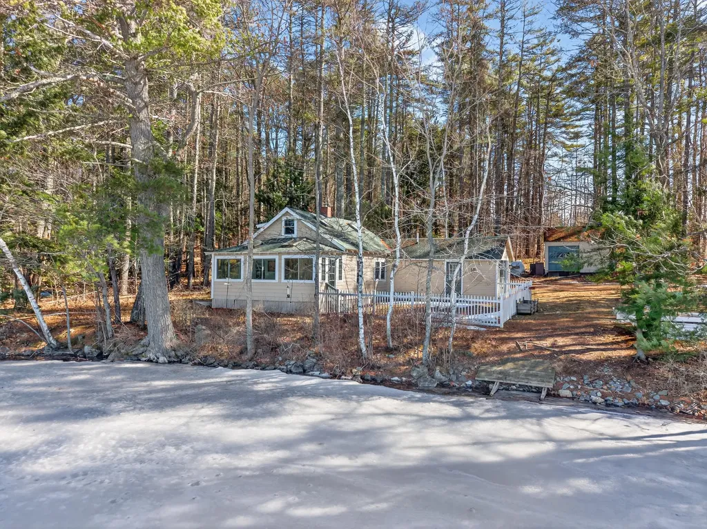 25 Katheryn Boulevard Casco ME 04015