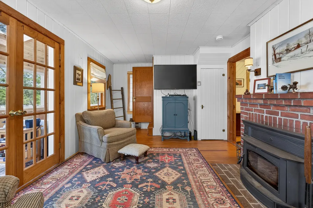 25 Katheryn Boulevard Casco ME 04015