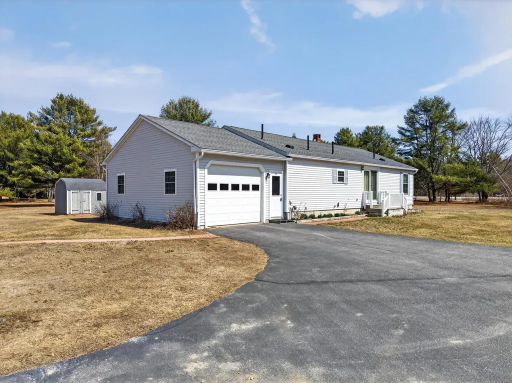 23 Old Post Road Lyman ME 04002