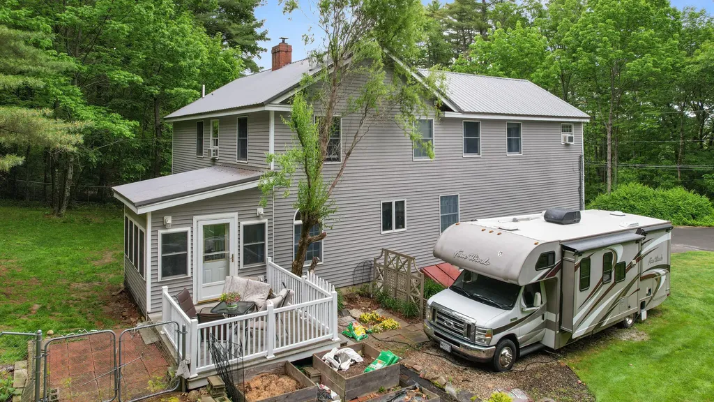 69 Cottage Street Hampden ME 04444