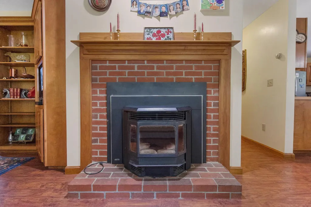 69 Cottage Street Hampden ME 04444