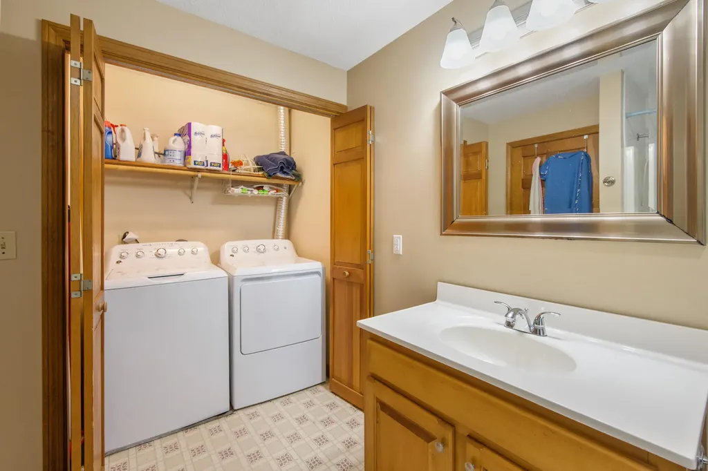 69 Cottage Street Hampden ME 04444