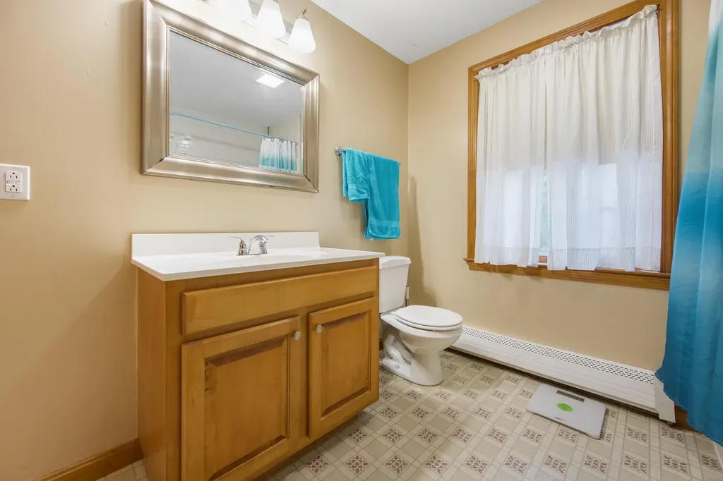 69 Cottage Street Hampden ME 04444