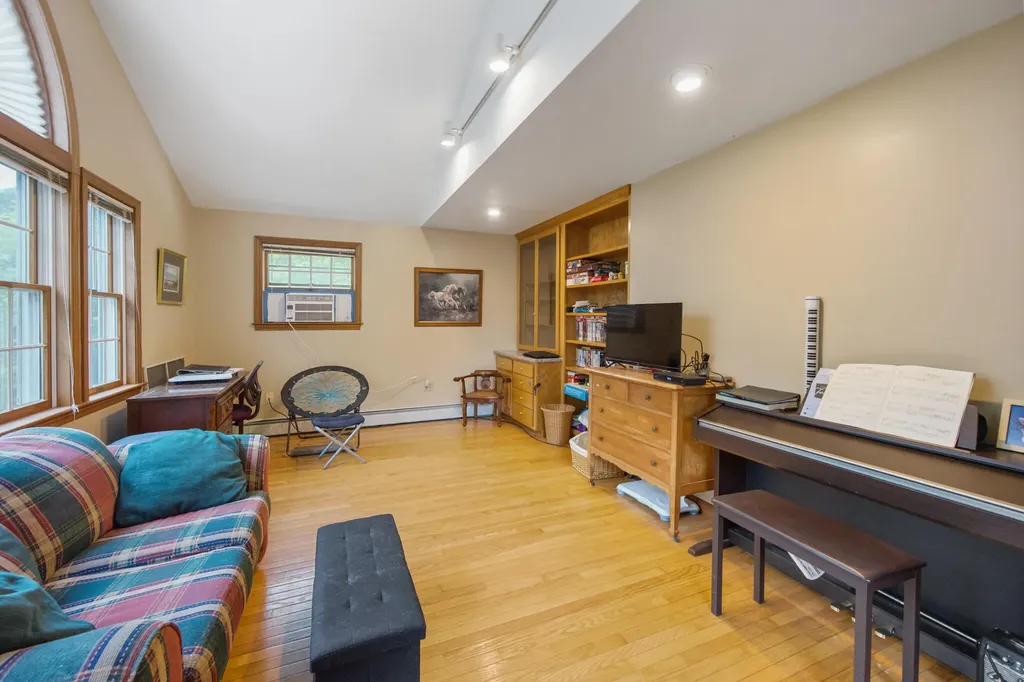 69 Cottage Street Hampden ME 04444