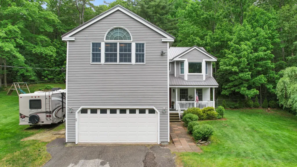 69 Cottage Street Hampden ME 04444