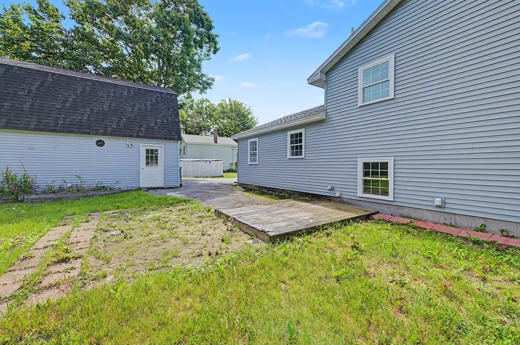 23 Dumas Street Lisbon ME 04252